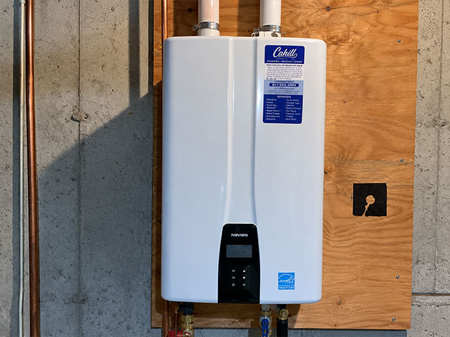 Traditional Water Heaters vs. Tankless Water Heaters: Which Is Right for Your Home?